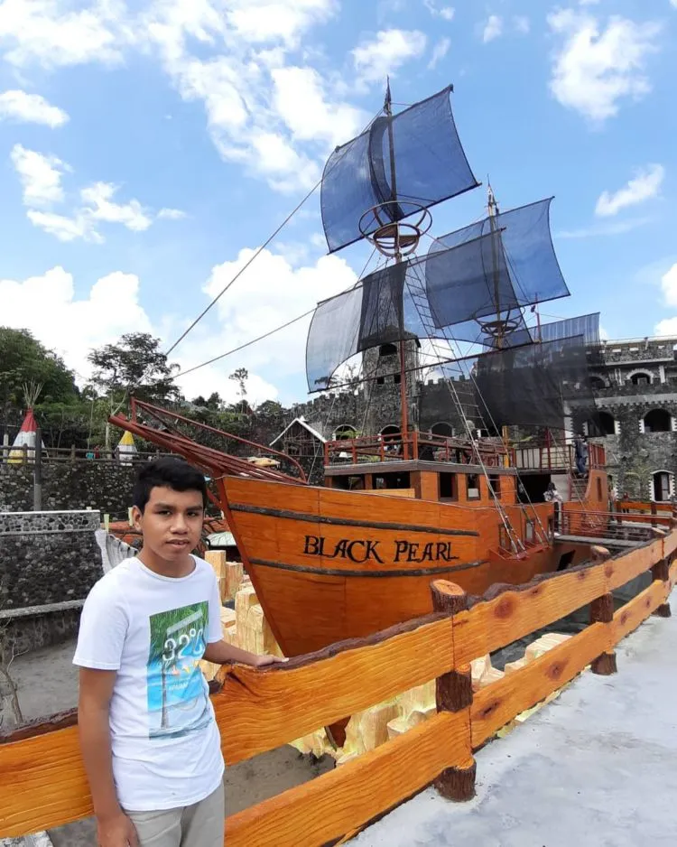 The Lost World Castle, Spot Wisata Bagi Pecinta Selfie di Jogja. Yuk Ajak Temen Kamu ke Sana! 12