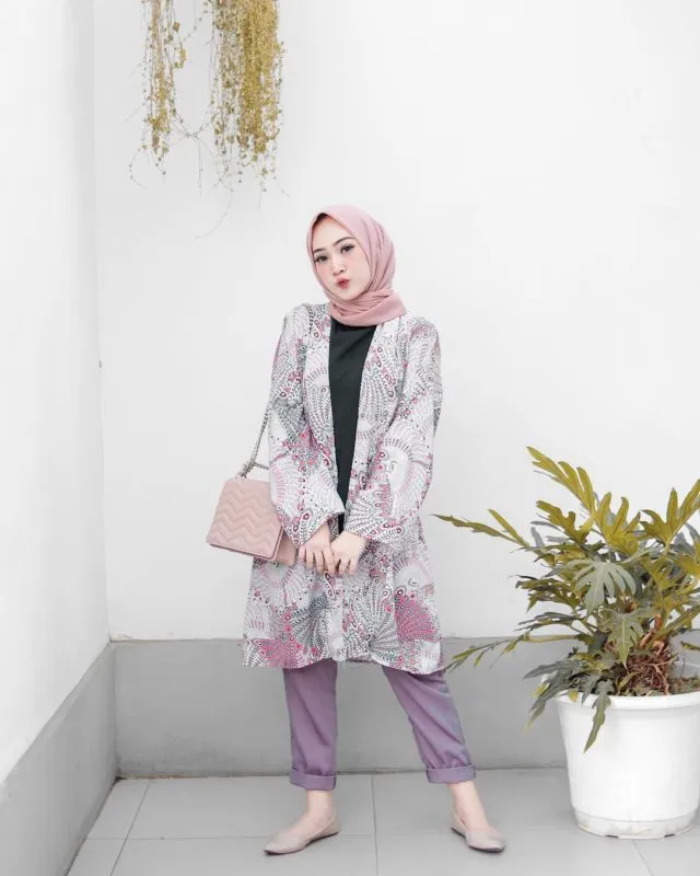 10 Ide Memakai Outer ala Selebgram @sin.sr. Cocok Untukmu yang Bertubuh Mungil 18