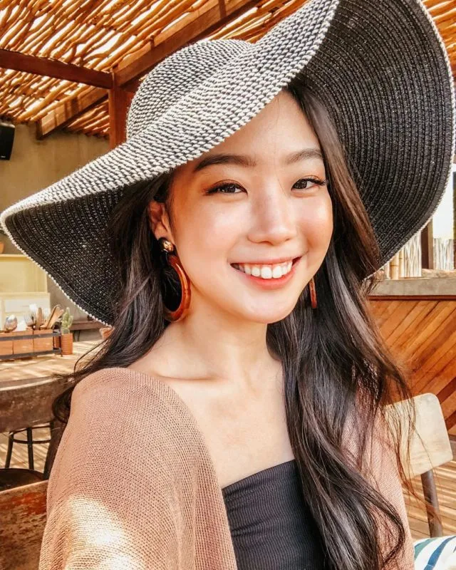 11 Ide Pakai Lipstik Warna Oranye ala Selebgram, Segar dan Nggak Norak 12