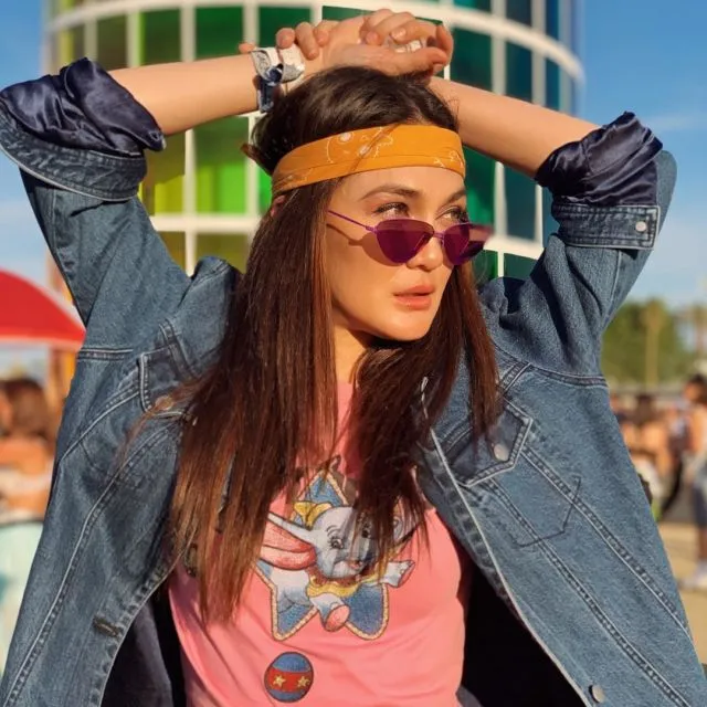 Coachella Sedang Berlangsung! Yuk Intip Kecenya 8 Make-up ala Artis dan Selebgram yang Datang 9