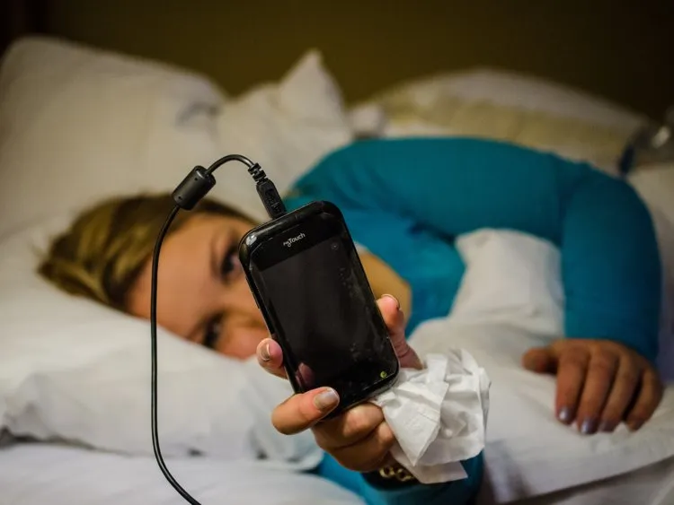 8 Kebiasaan Konyol Pembaca Hipwee Sebelum Tidur. Sudah Akui Saja, Banyak yang Begini, kan? 10