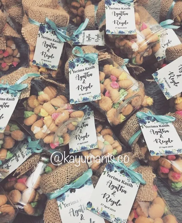9 Ide Suvenir Pernikahan dalam Jar yang Lucu dan Gemas. Unik dan Cocok Buat yang Berbujet Ngepas 16