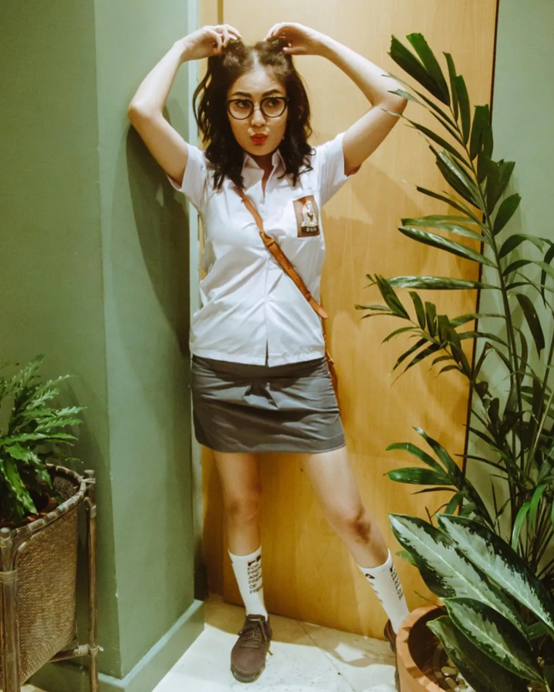 Nindy Ayunda Menyita Perhatian Karena Pakai Seragam SMA. Auranya ABG Banget! 4