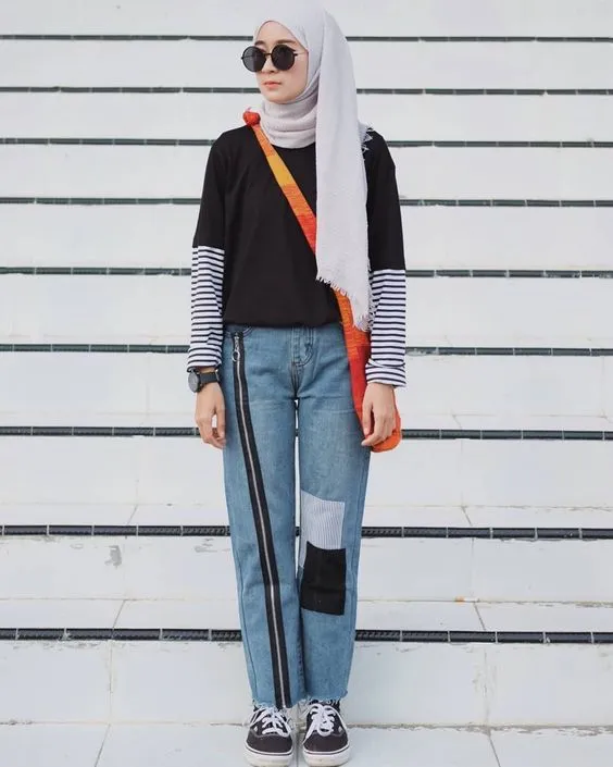 10 Ide Padu Padan Kaus Lengan Pendek Untuk Hijabers. Sopan Tertutup, tapi Tetap Stylish dan Kece 18