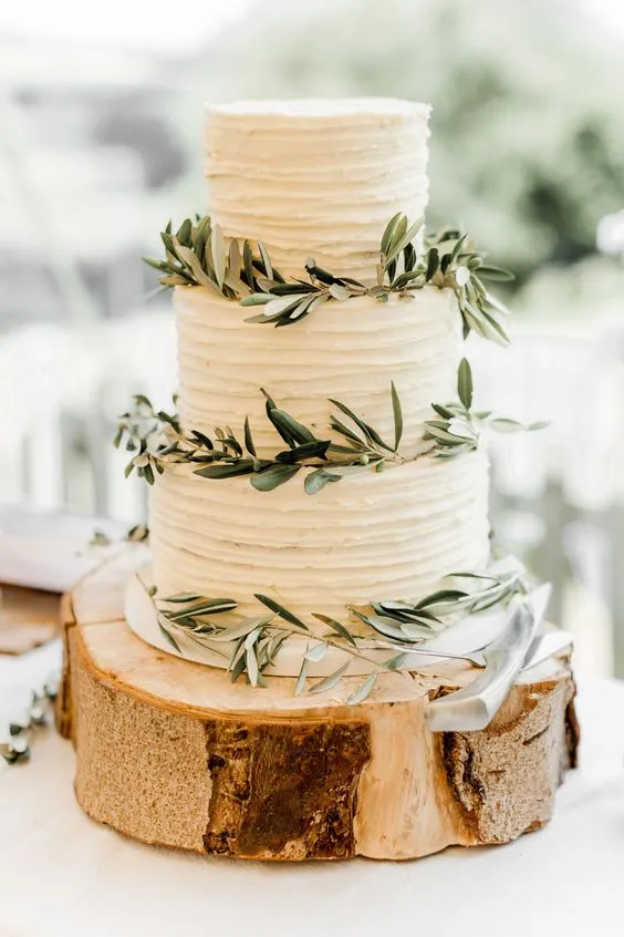 12 Ide Wedding Cake Tema Rustic. Menyelipkan Konsep Back to Nature Agar Sesi Potong Kue Makin Cantik 19