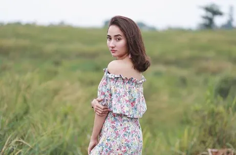 Kepergok Jalan Bareng Sule, Ini Nih Sosok Naomi Zaskia yang Sedang Banyak Dibicarakan 12