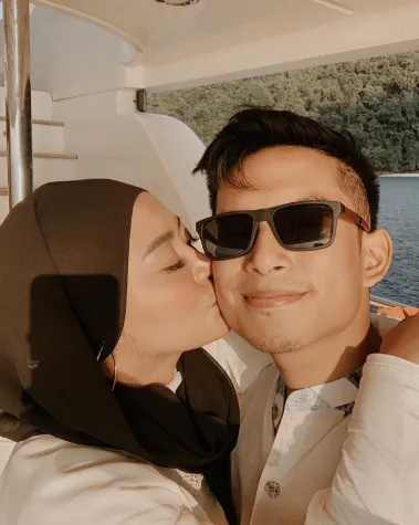 Jarang Terekspos, Ini Nih 7 Foto Romantisnya Rachel Vennya dan Niko. Fix, Baper Parah! 9