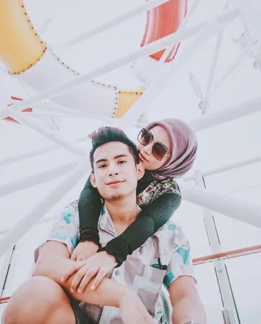 Jarang Terekspos, Ini Nih 7 Foto Romantisnya Rachel Vennya dan Niko. Fix, Baper Parah! 10