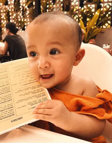 Kumpulan Foto Terbaru Surinala, si Botak yang Sekarang Hobi Pakai Bando dan Turban! 10
