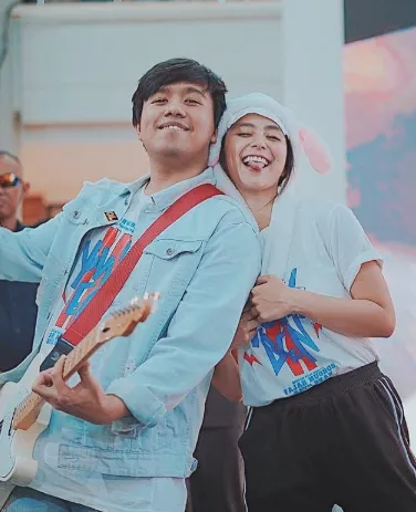 Joshua dan Pacarnya Makin Mesra, Bukti Bahwa Cowok Lucu Itu Juara 9