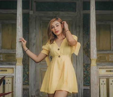 9 Potret Nora, Pacar Jerinx 'SID' yang Cantiknya Paripurna. Bentuk Bibirnya Itu, Lho! 11