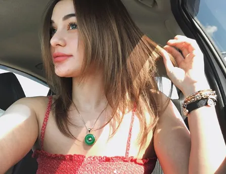 9 Potret Nora, Pacar Jerinx 'SID' yang Cantiknya Paripurna. Bentuk Bibirnya Itu, Lho! 15