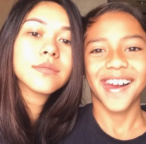 PD Tampil Tanpa Make-Up, Deretan Artis Indonesia Ini Sukses Bikin Iri! 14