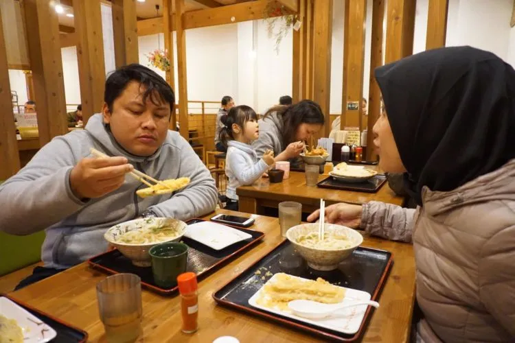 Panduan Liburan ke Jepang Buat Pemula. Persiapkan 10 Hal Ini Sebelum Berangkat ke Negeri Sakura! 11