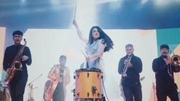 Yura Yunita Menggelar “Yura Merakit Konser Jakarta”.  Perayaan Album Bertajuk Merakit yang Dirilis September 2018.
