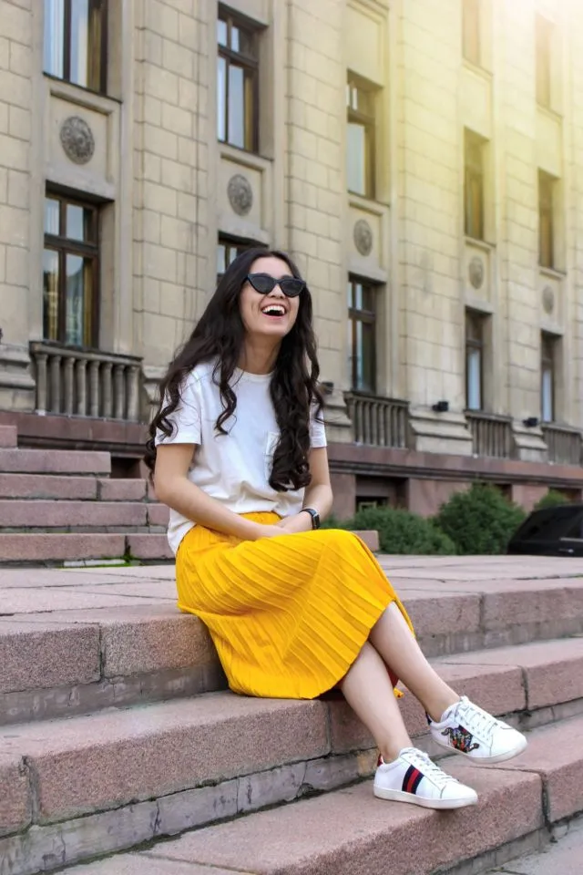 6 Pilihan Outfit Sesuai Perasaanmu Hari Ini. Percaya atau Tidak, Baju Bisa Mempengaruhi Emosi 9