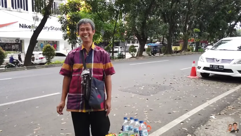 Berkat Vlog Baim Wong, Seorang Pedagang Kopi Mampu Kuliahkan Anaknya dengan Beasiswa. Sekeren Itu! 3