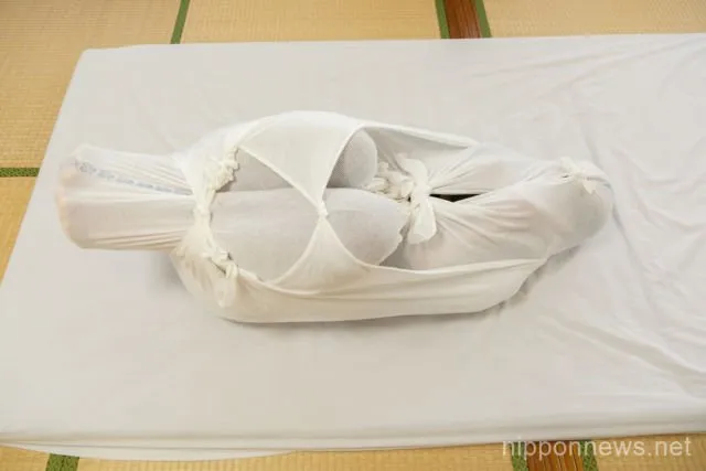 Mengulik Otonamaki, Terapi 'Bungkus Kain' Para Ibu di Jepang untuk Kurangi Sakit Pasca Melahirkan 8