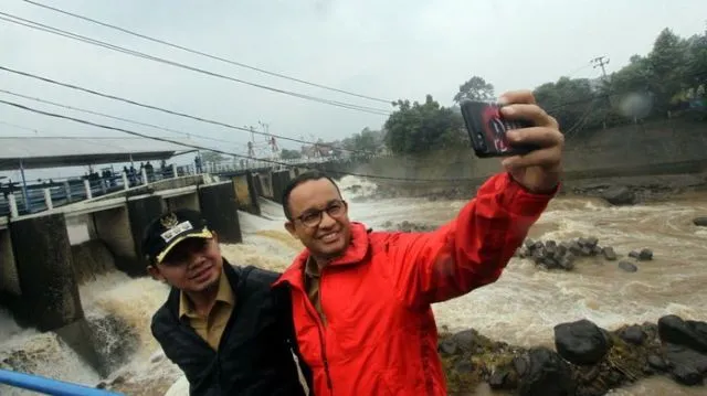 Terkait Beberapa Wilayah di Jakarta yang Terkena Banjir, Warganet Viralkan Tagar #AniesDimana 6