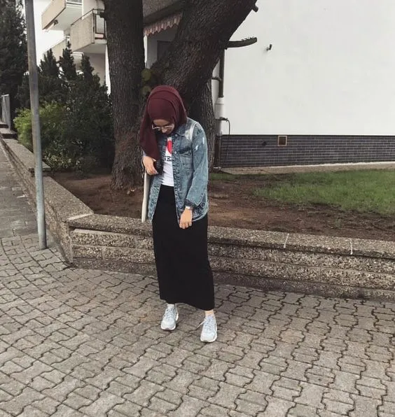 10 Ide Outfit Bagi yang Berpantat Lebar Demi Tampil 'Sopan', Proporsional dan Nyaman 14