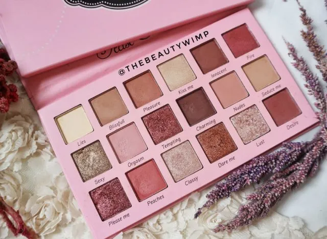 7 Eyeshadow Palette Lokal untuk Pemula dengan Harga di Bawah 200 Ribuan. Kantong Dijamin Aman! 13