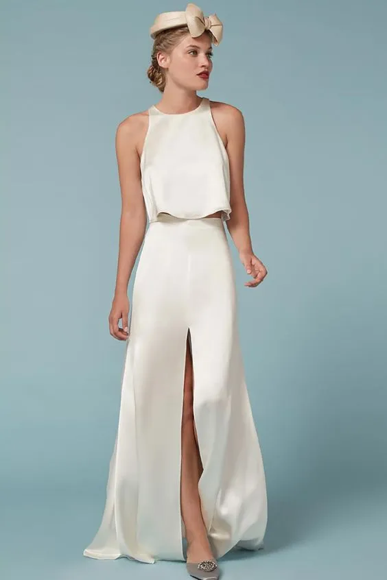 10 Ide Two Pieces Wedding Dress yang 'Membentuk' Tubuh Indahmu. Demi Paripurna Jadi Ratu Seharinya! 17