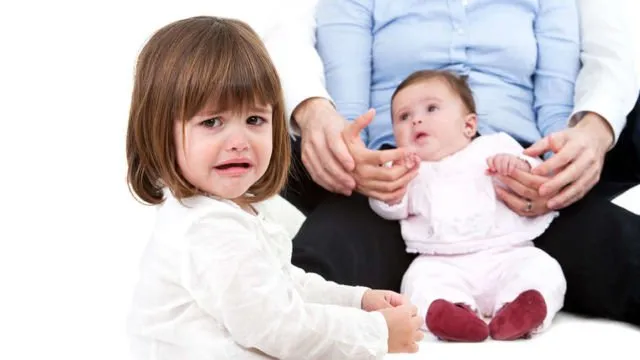 Menjenguk Bayi Baru Lahir Ada Aturannya, lo! Biar si Bayi dan Ibunya Tetap Nyaman 7