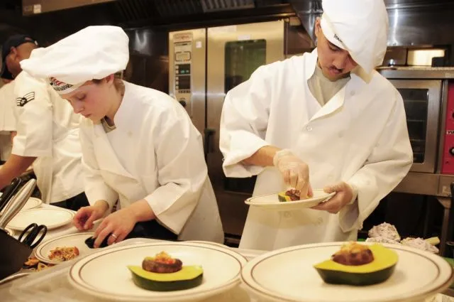Urutan Tingkatan Profesi Chef yang Jadi Pahlawannya Dapur 11