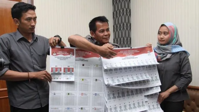 10+ Drama Kocak di Balik Bilik Pemilu yang Mungkin Juga Kamu Alami. Pemilu 2019 Ini Memang Epik! 14