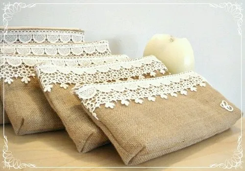 11 Ide Cantik Memasukkan Unsur Kain Goni atau Burlap ke Detail Dekorasi Pernikahan. Unik! 21