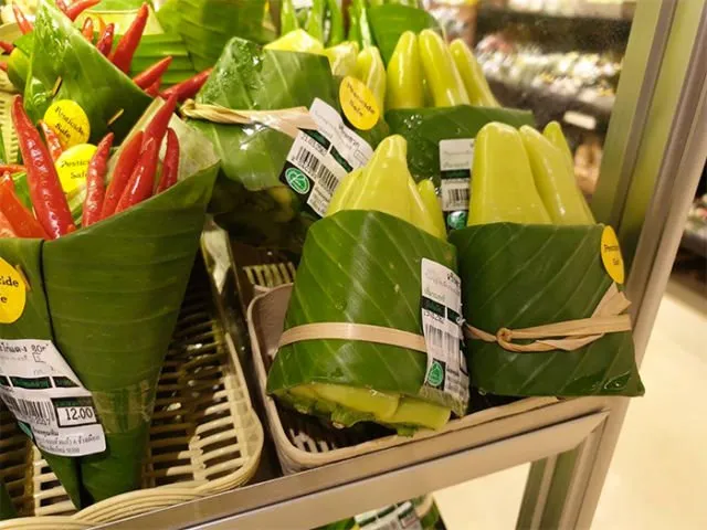 Ganti Plastik dengan Daun Pisang, Langkah Supermarket-supermarket Negara Tetangga Ini Layak Diikuti 9
