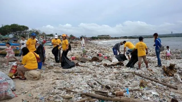 Penampakan Bungkus Indomie 19 Tahun Lalu Ini Bikin Miris. Sampah Jadul Tapi Masih Begitu 'Sempurna' 5