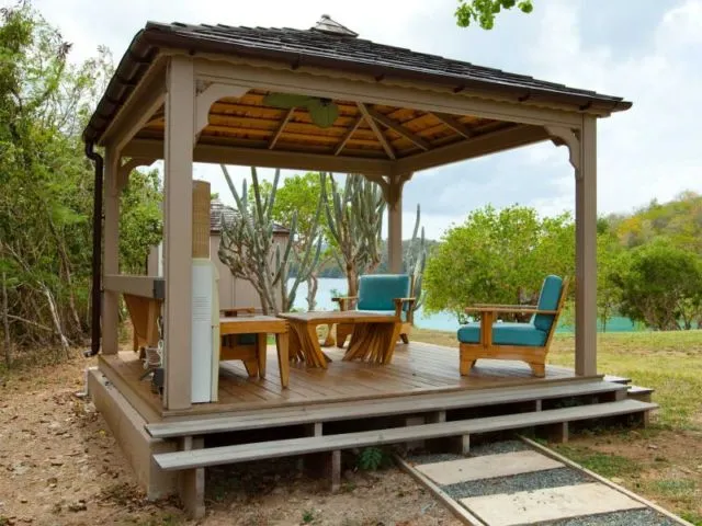 15+ Desain Gazebo Sederhana untuk Leyeh-Leyeh Cantik di Halaman Rumah. Kayak di Kafe-Kafe! 30
