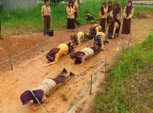 12 Potret Seru Sekaligus Kocak Kegiatan Pramuka. Nggak Nyangka Dulu Gigih Banget Mau Ngelakuin Ini 16