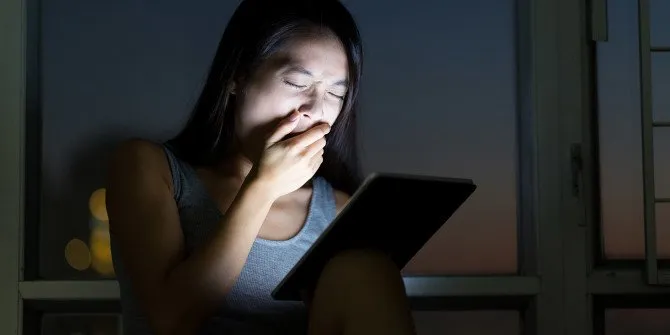 8 Kebiasaan Konyol Pembaca Hipwee Sebelum Tidur. Sudah Akui Saja, Banyak yang Begini, kan? 11