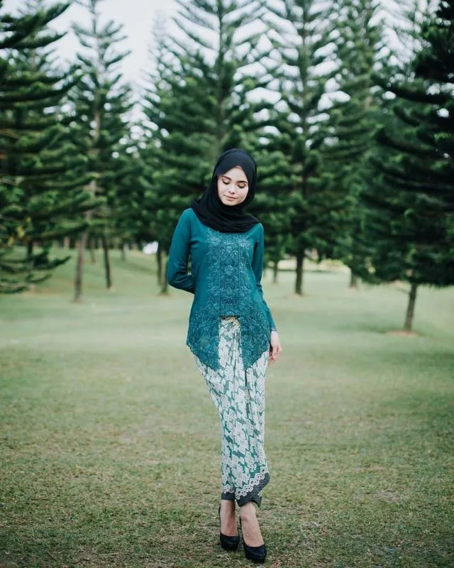 10 Ide Kebaya Kutu Baru Buat Kartinian Besok. Klasik, Elegan nan Menawan! 12