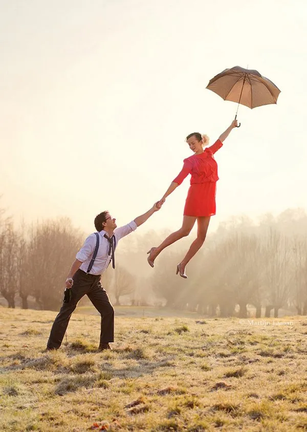 10 Kreasi Levitation Photography untuk Pre-Wedding yang Unik dan Penuh Imajinasi. Yuk, 'Terbang'! 14