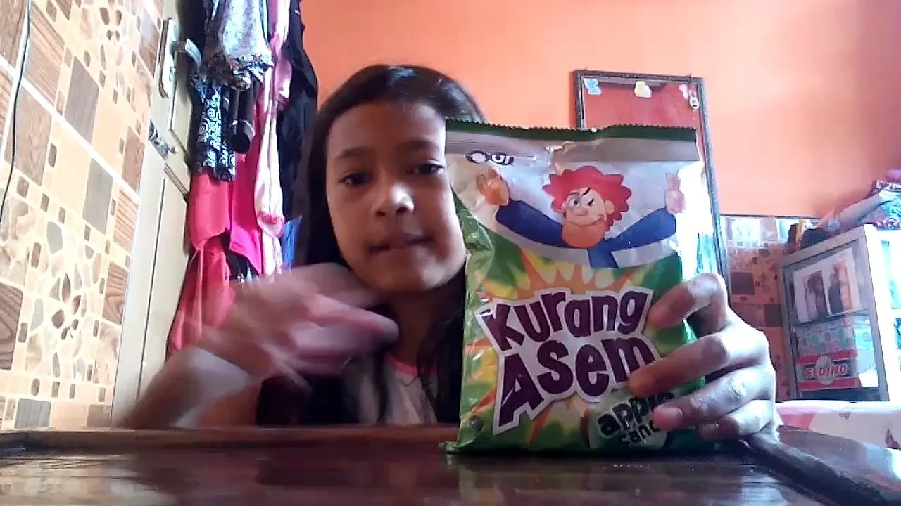 Belum Lama sih, Tapi Udah Kangen! 16 Jajanan Legend ini Bikin Ingat Masa-masa Minta Duit ke Emak 20