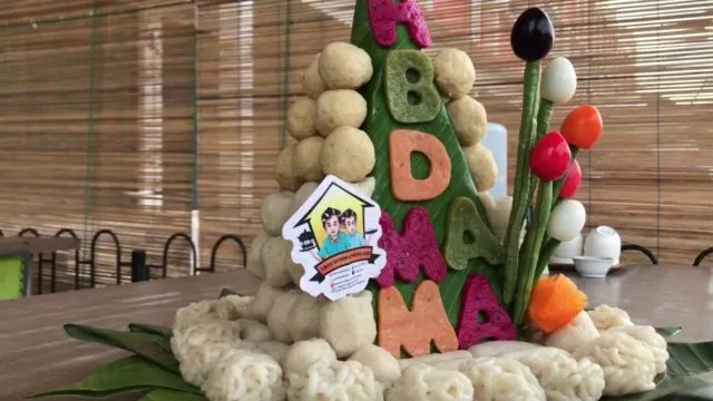 11 Makanan Pengganti Tumpeng Nasi Kuning untuk Perayaan. Nggak Monoton dan Cantik Tampilan 21