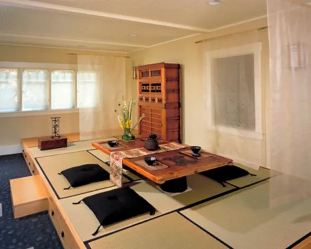 12 Desain Ruang Tamu 'Duduk di Lantai' ala Jepang yang Sederhana untuk Rumah Mungilmu 16