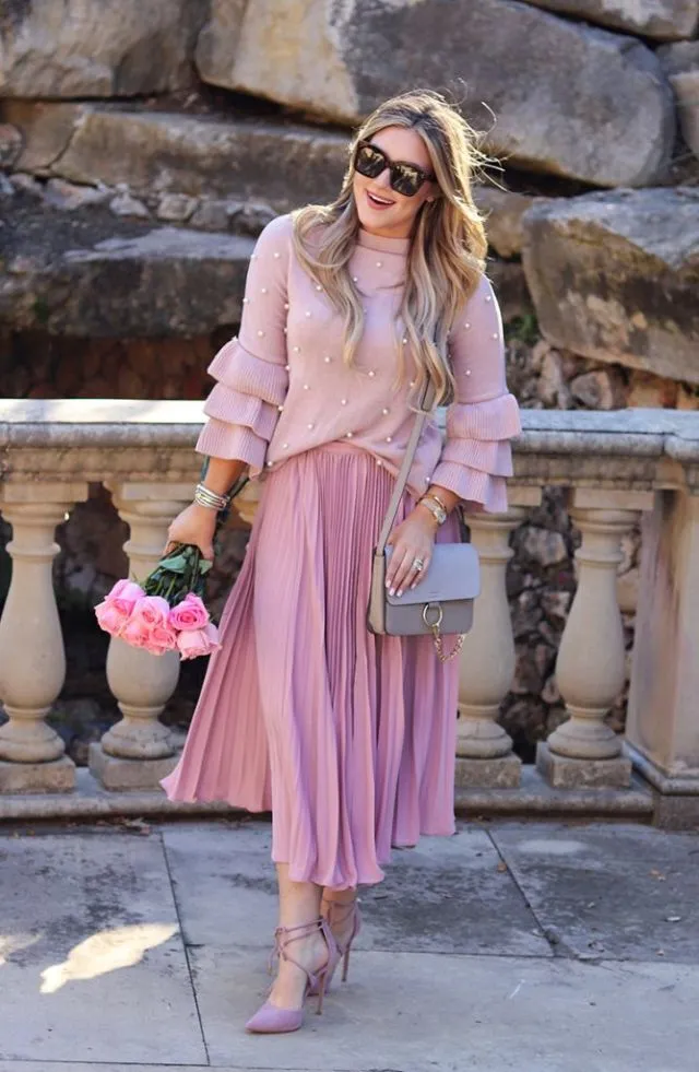 10 Ide Padu Padan Rok Lipit Alias Pleated Skirt Buat Kondangan. Pas Bagi yang Bosan Kebayaan 12