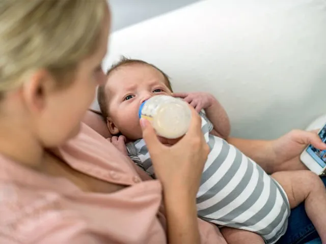 Bocoran Jadwal Tidur, Minum ASI, dan Ganti Popok untuk Bayi Berusia 1-4 Minggu. Calon Ibu Wajib Tahu 8
