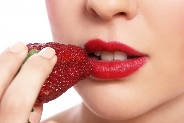 9 Masker Bibir Alami untuk Memerahkan Bibir dengan Natural. Nggak Perlu Pakai Kosmetik Mahal 16