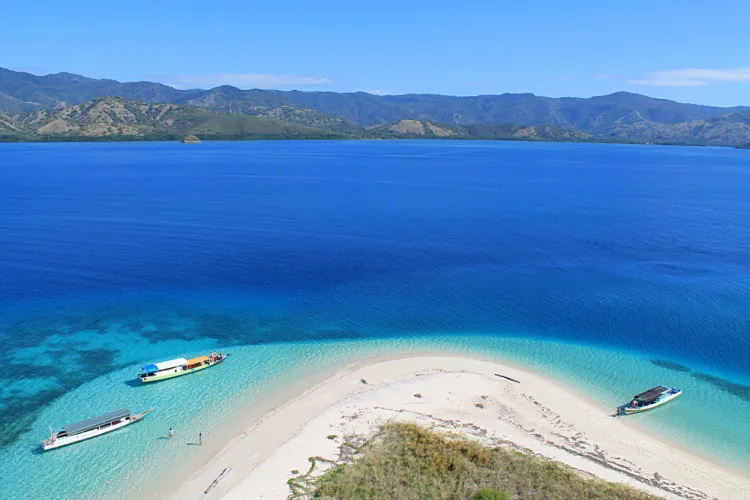 Pesona 17 Pulau Riung di Flores yang Memanjakan Mata. Keindahannya Bikin Geleng-Geleng Kepala!