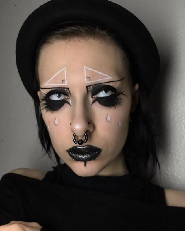 11 Tren Aneh di Dunia Fashion dan Make-up. Bikin Terheran-heran Saking Kreatifnya~ 17