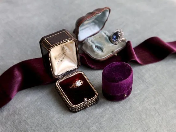 8 Ide Ciamik Masukkan Unsur Vintage ke Detail Pernikahan. Timeless dan Elegan! 12