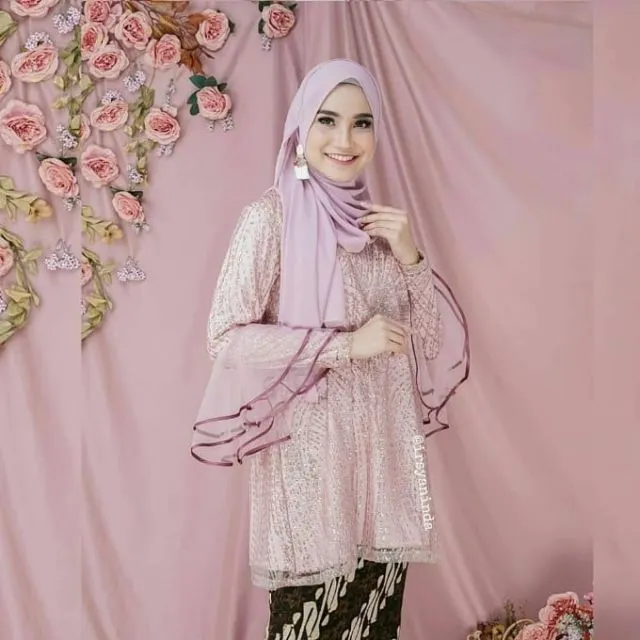 8 Model Baju Tunik Brokat Modern Terbaru 11