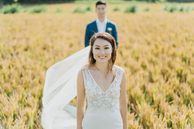 8 Ide Foto Prewedding Outdoor di Sawah yang Keren 17