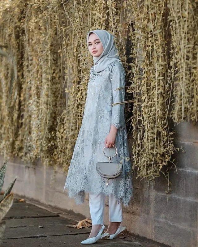 8 Model Baju Tunik Brokat Modern Terbaru 10