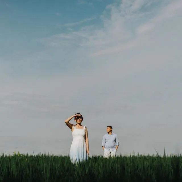 8 Ide Foto Prewedding Outdoor di Sawah yang Keren 15